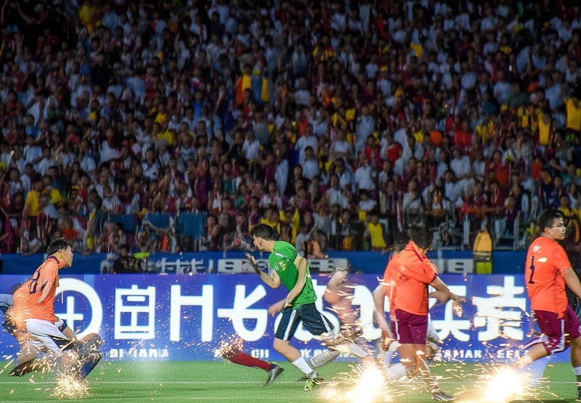 2018 CBA粤青巅峰对决：激情碰撞，精彩瞬间回顾